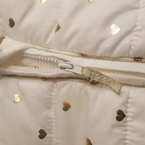 Little Me 24M little girls puffer jacket hooded polyester warm cozy gold hearts - Picture 9 of 9